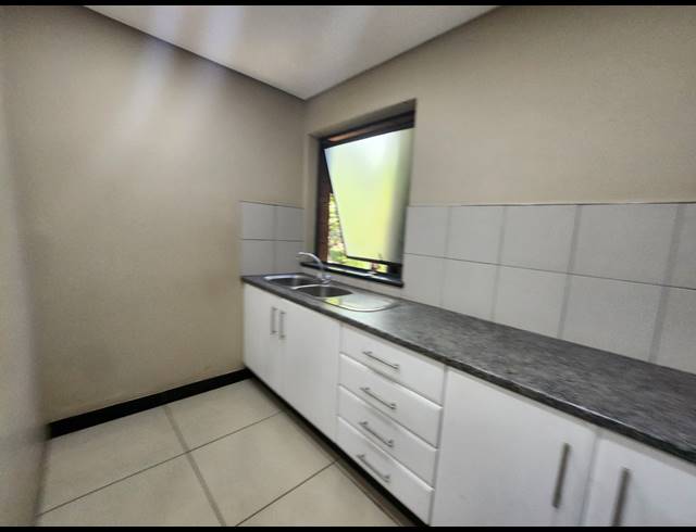 385.60M² OFFICE TO LET IN RANDJESPARK